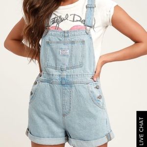 Levi’s short overalls (shorteralls) -light wash